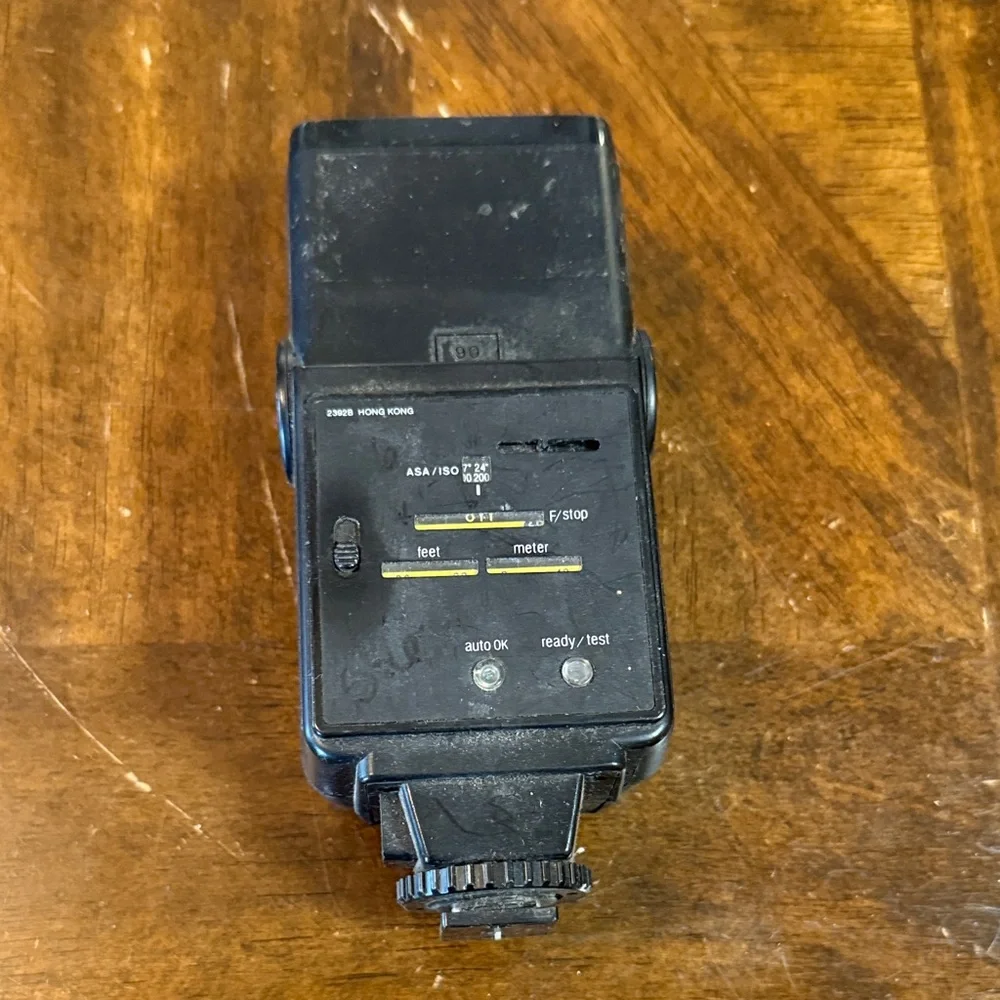 Sunpak Auto 144 PC thyristor Flash - Black untested as is